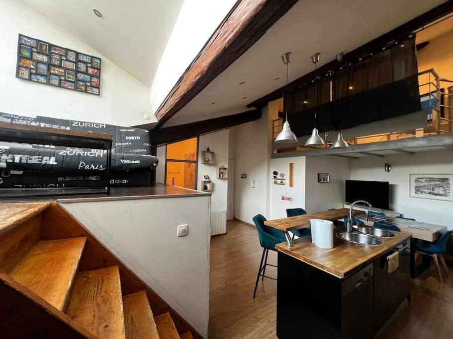 Ferienwohnung Pepite Rare 8 Personnes Au Coeur Battant Du Vieux Lyon Exterior foto